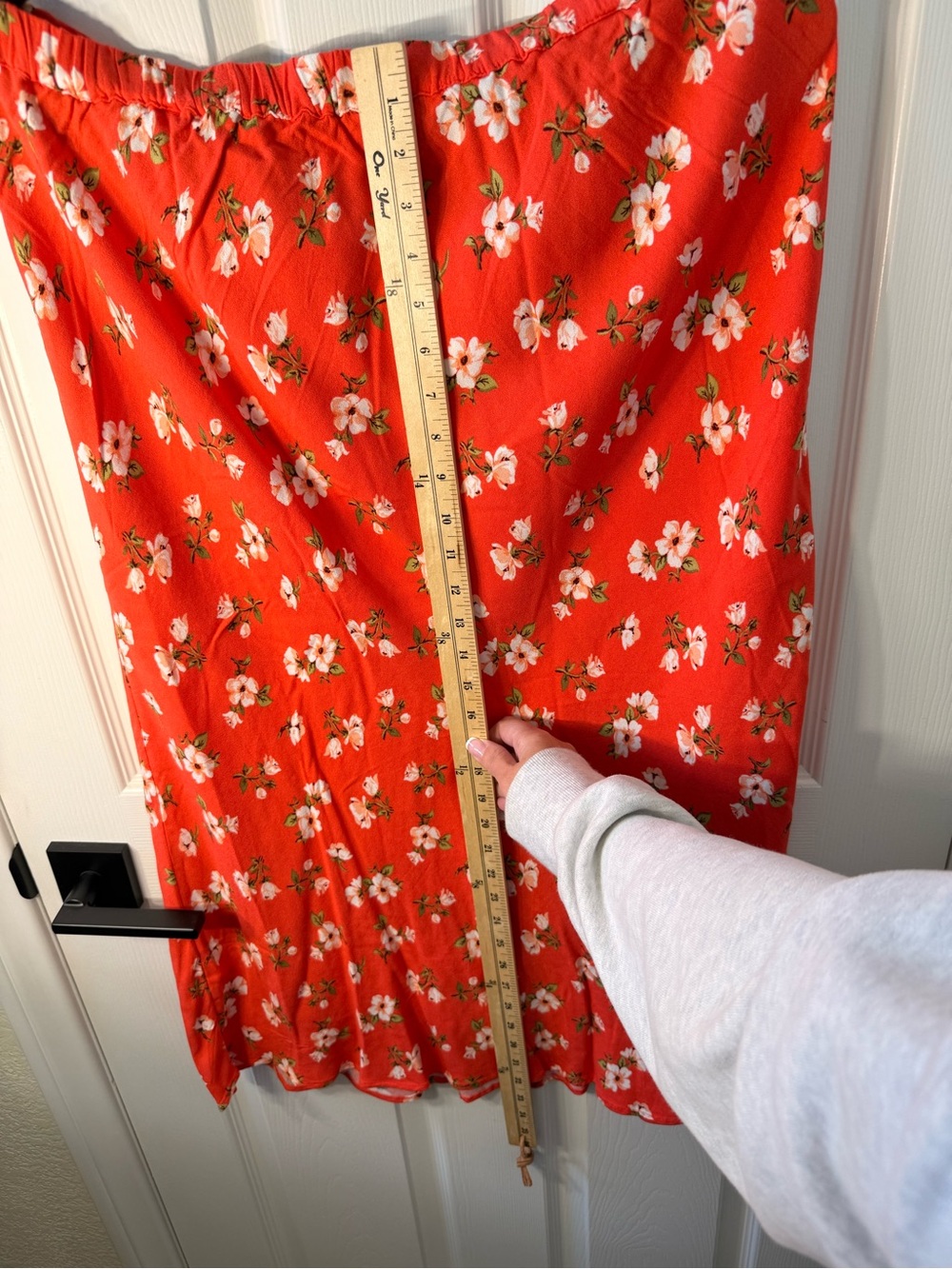 Old Navy Red Floral Maxi Skirt - Picture 4 of 5